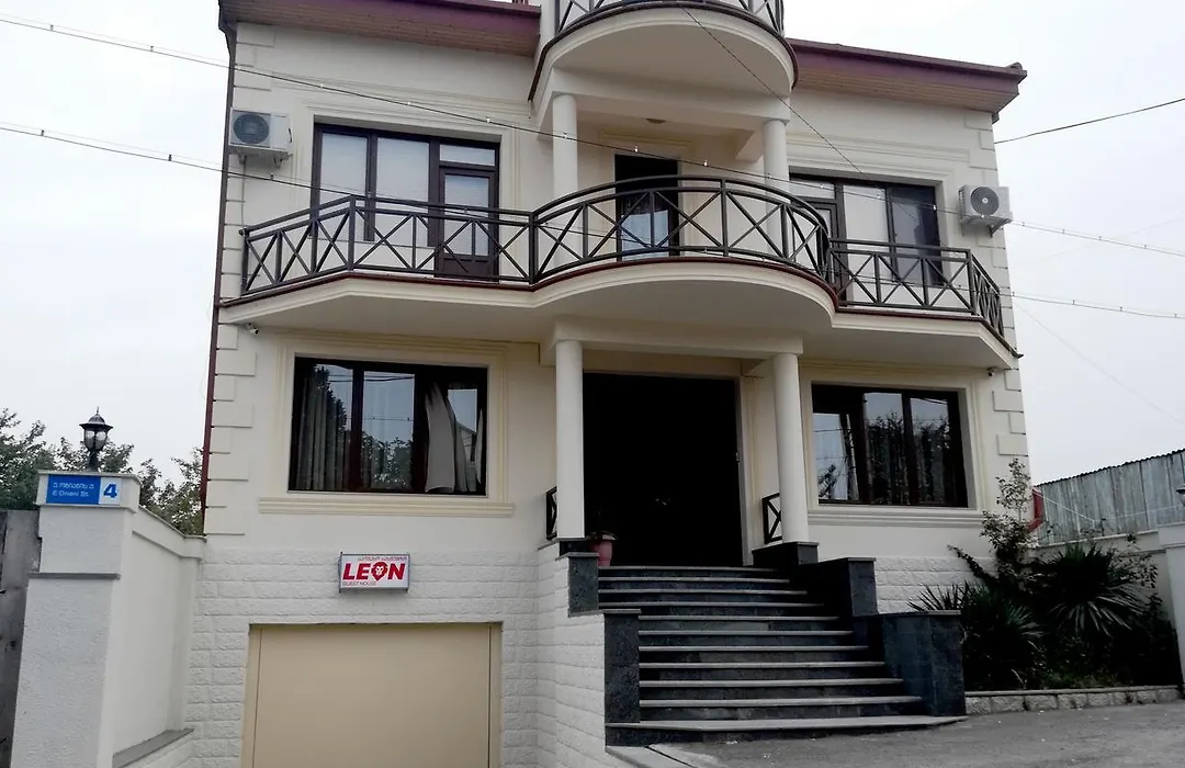 Leon-1