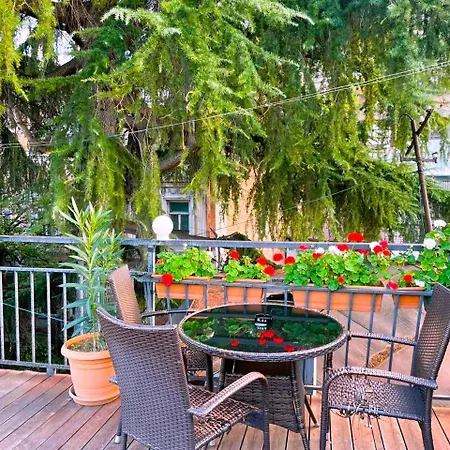 Georgian Guest House On Asatiani-2