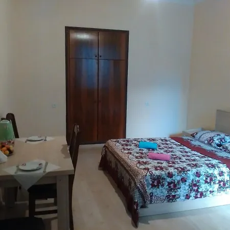 "Green Way" Guest House-3
